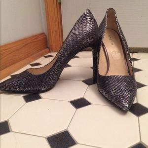 Nine West faux snakeskin pumps